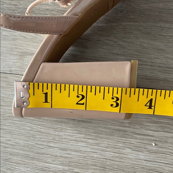 Nine West Barely Nude Patent T Bar Heels size 9.5 - Picture 9 of 9